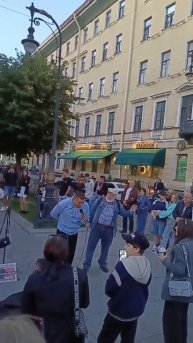 No pasaran!Санкт-Петербург,Невский проспект. #санктпетербург #невскийпроспект#уличныемузыканты