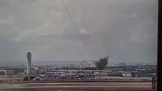 ‼️🇾🇪🇮🇱 Хуситы нанесли удар по аэропорту в Тель-Авиве !!!