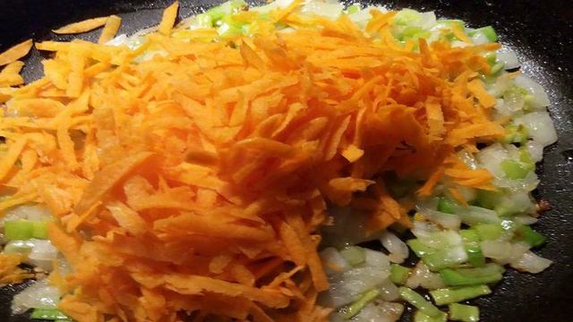 Щи из сежей капусты со свиными ребрышками