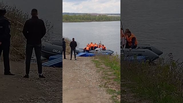 ПЕРВЫЕ ТУРИСТЫ С ЛАЙНЕРА ПЕРЕПРАВИЛИСЬ НА ЛОДКАХ НА ПОЛНЯСКИЙ БЕРЕГ