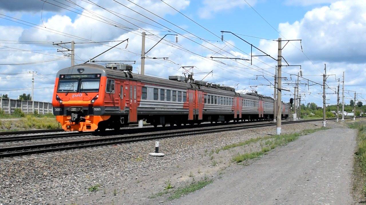 Электропоезд ЭД9Э-0060