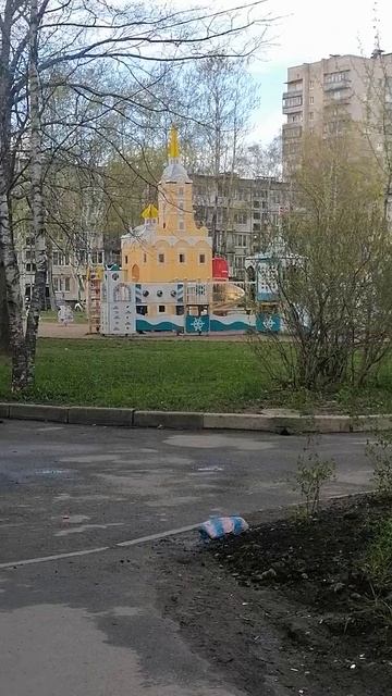 Погода в Санкт-Петербурге 4 мая 2025 в хорошем качестве