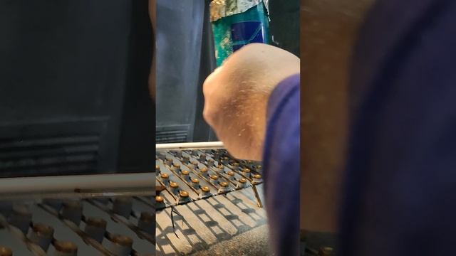 Нанесение слоя порошковой краски