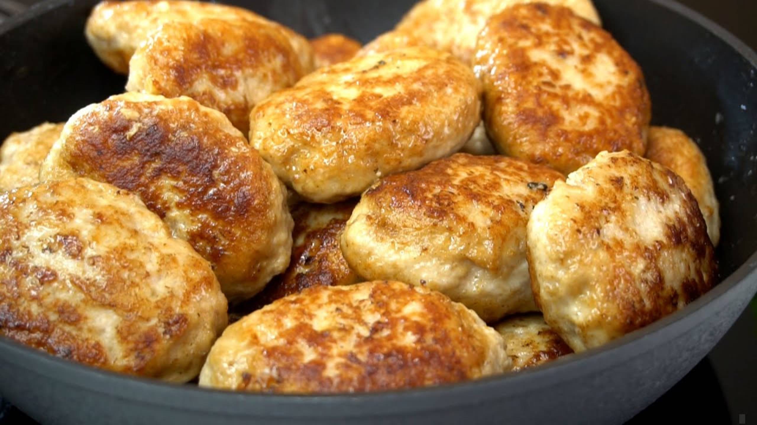 ВКУСНЫЕ КОТЛЕТЫ ЗНАМЕНИТОГО ПОВАРА подслушала рецепт, теперь родные просят готовить только так