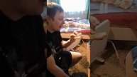Накормила мужа оладушками. 😱