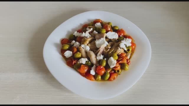 МЕДОВАЯ КУРОЧКА с томатами и оливками