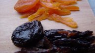 Салат из пекинской капусты с вялеными фруктами
