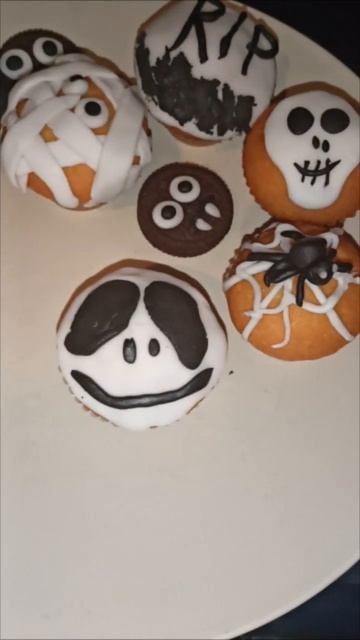 Кекс Джек Скеллингтон #halloween #diy #своимируками #мастика