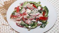 Салат из редиса с зеленым перцем и фетой