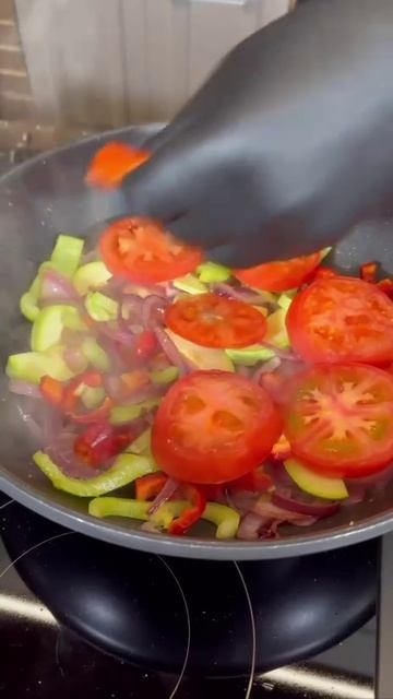 Окунь с овощами