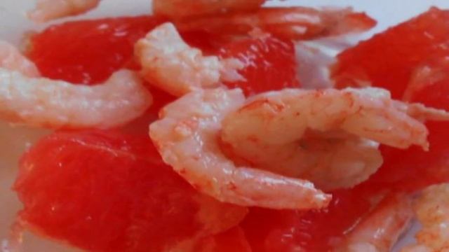 Закуска с огурцом и креветками