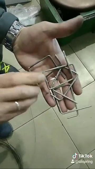 Зажим – держатель из проволоки