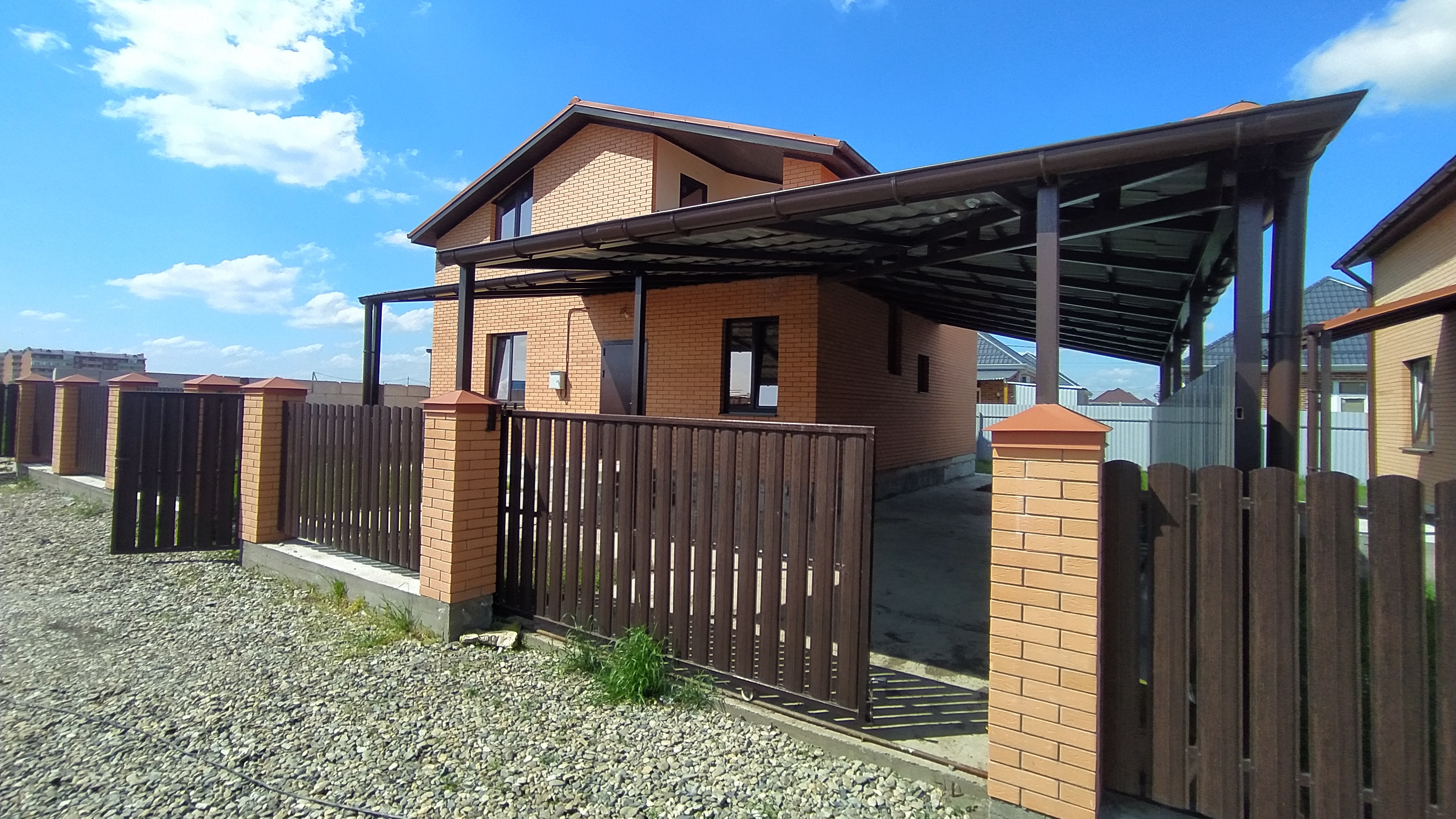 Дом 155 кв.м. на 4 сотках земли ИЖС, в г. Краснодар, п. Российский.