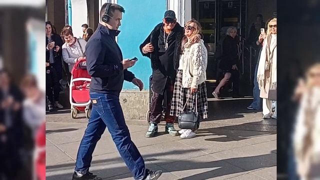 Гламурные танцы на Невском проспекте