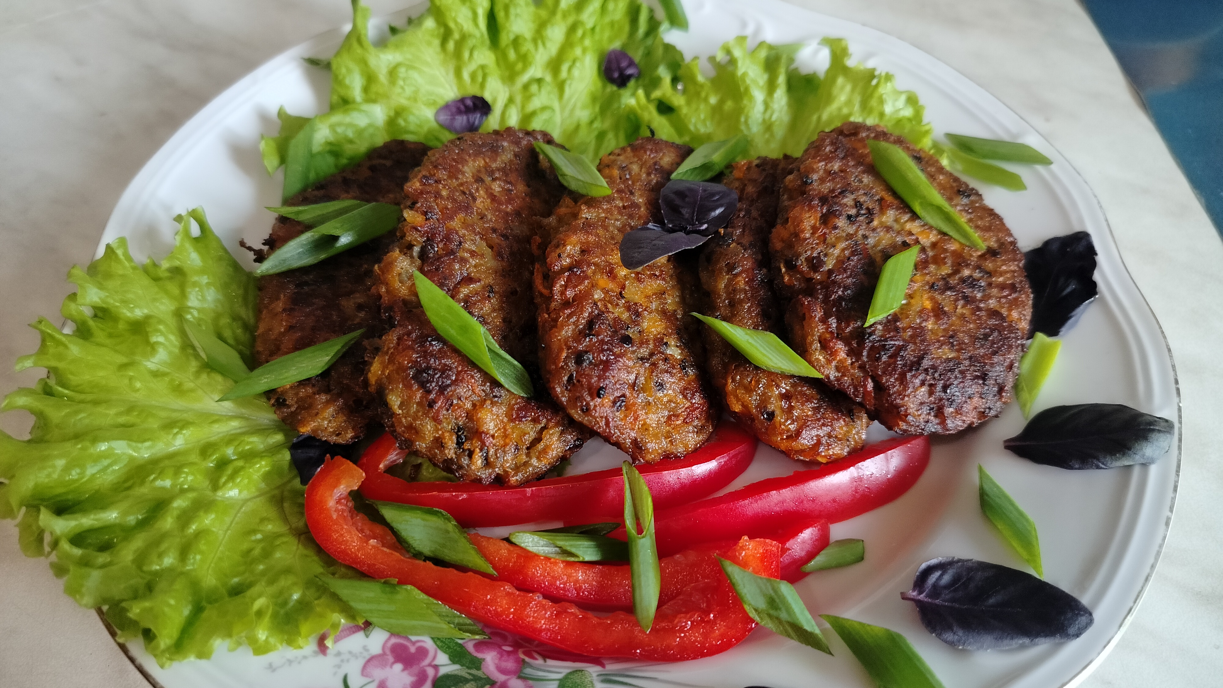 Котлеты из баклажанов с овощами, безумно вкусно и быстро.