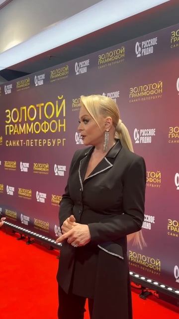 Лариса #долина опять затянула пластинку о своей нелёгкой жизни артистки😟 #певица