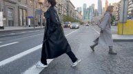 Переход на фоне Москва сити небоскрёбы