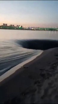Загадка на Волге: в Краснослободске заметили, как вода уходит под землю.