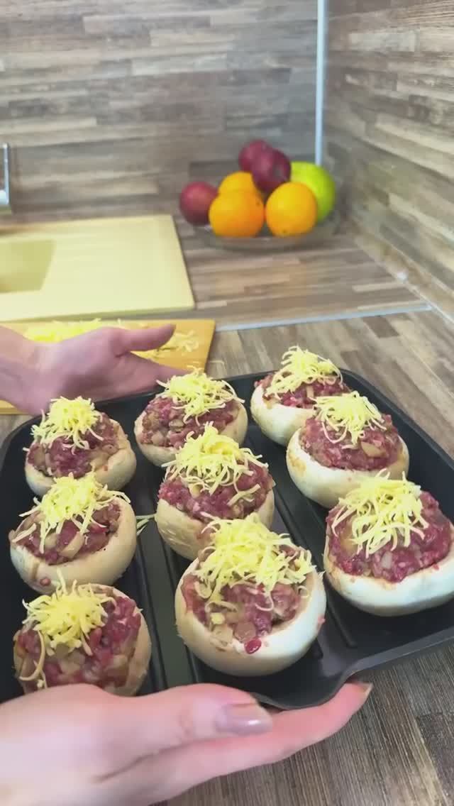 Фаршированные шампиньоны