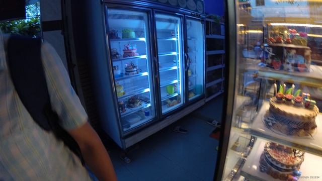Торты на рынке в Дуонг Донг (город на острове Фукуок, Вьетнам)