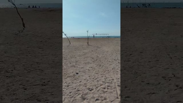 Центральный пляж в Ейске сегодня 5 мая 2025, погода в Ейске, обзор море и отдых в Ейске сегодня