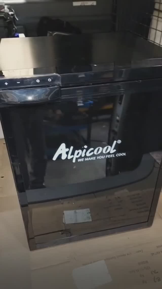 Строим автодом ► Новый большой холодильник и кухня #автодомсвоимируками #автопутешественники