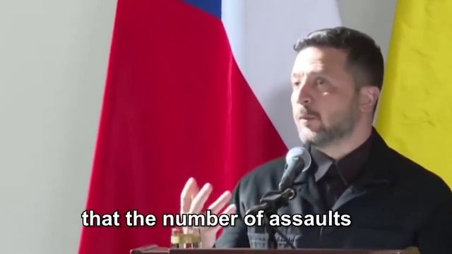 теперь говорит, что опасается "провокаций" со стороны России 9 мая.