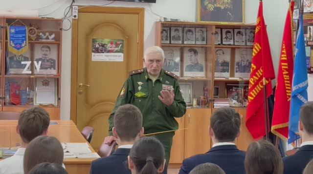 О подвигах советских солдат рассказывают на уроках мужества ветераны Крымского района