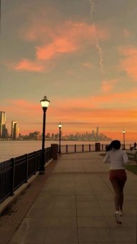Из парка Weehawken Waterfront Park and Recreation Center открывается потрясающий вид на Манхэттен...