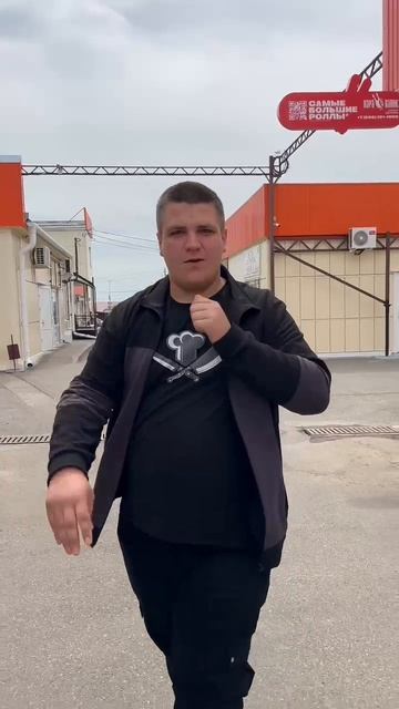 ну мы не могли этого не снять #бьютиблогер #еда#пицца #юмор #прикол #михайловск