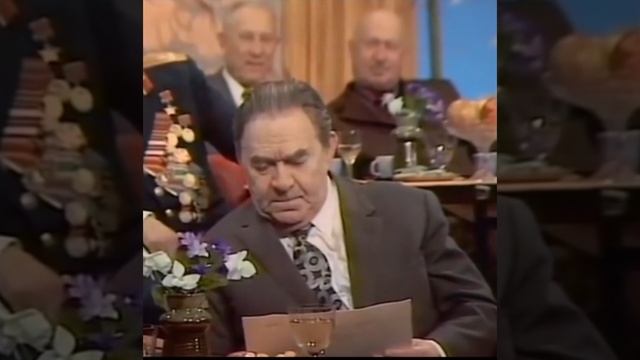 Степан Андреевич Неустроев - Леонид Утёсов.