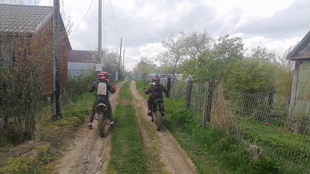 На мопеде по дачам и убитым дорогам