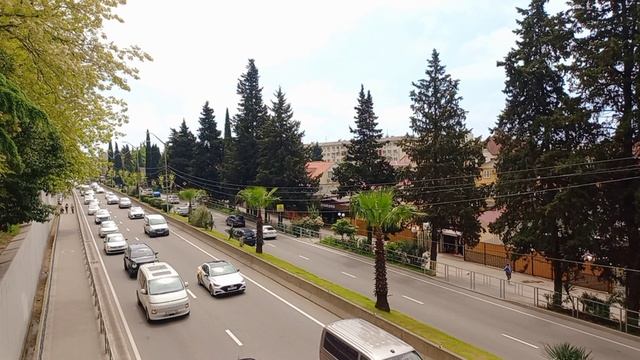 Вид с моста на дорогу