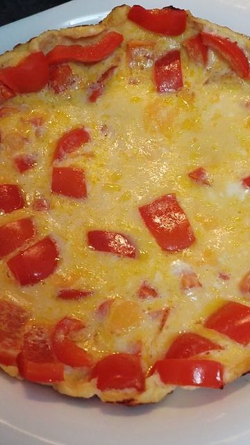 Вкусняшки, омлет с перцем #влог #еда #мужскаякухня