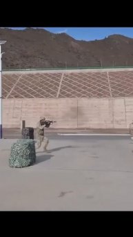 Судя по всему, это автоматическая винтовка Norinco QBZ-95, установленная на робопсе во время учений