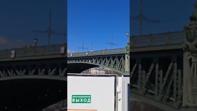 Прогулка по рекам и каналам Санкт-Петербурга.