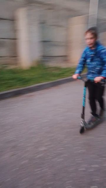 дрифт на самокате