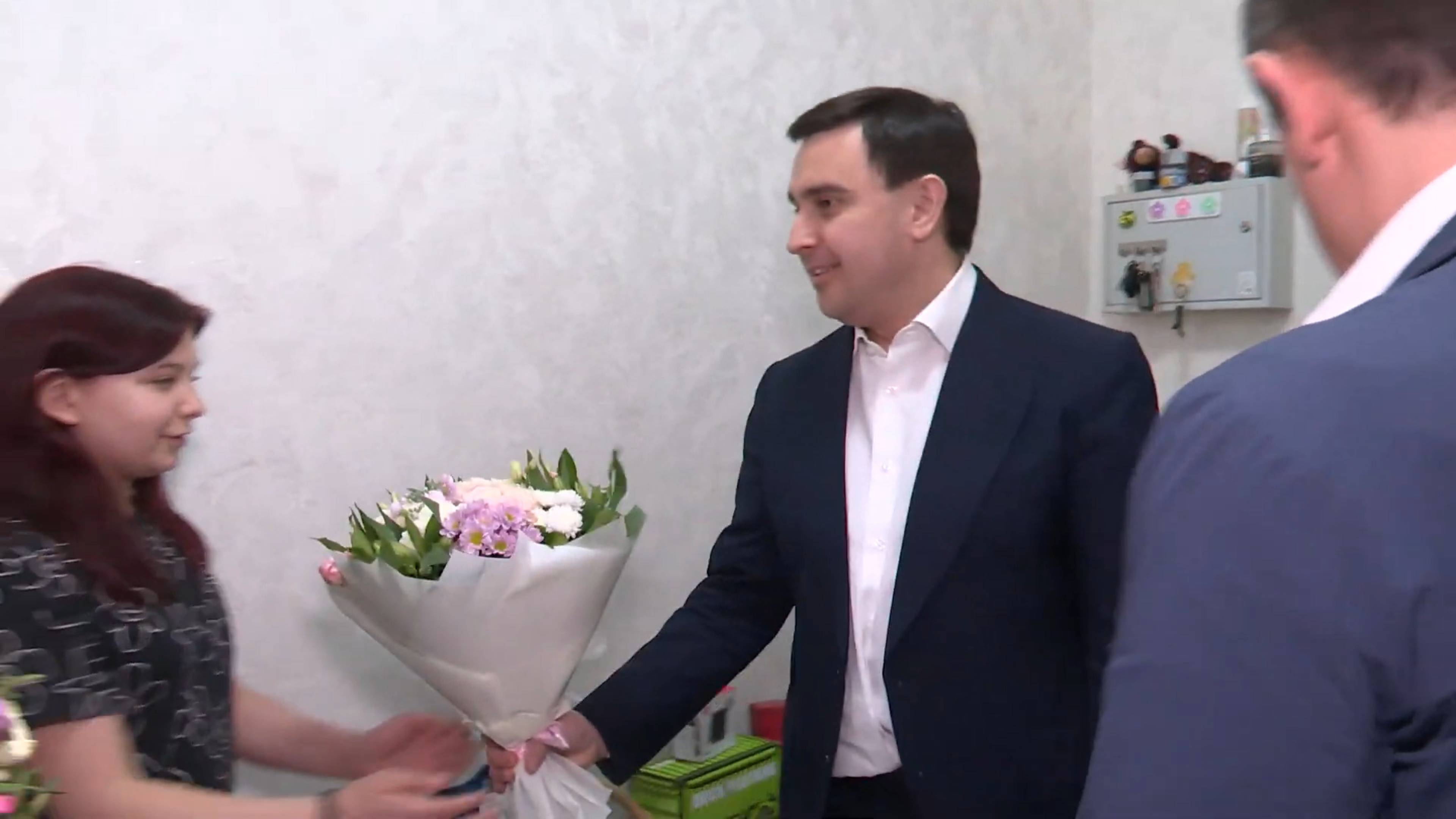Председатель Мособлдумы и Глава Реутова посетили семью участника СВО 30.04.2025