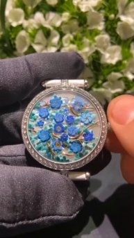 Часы и цветы