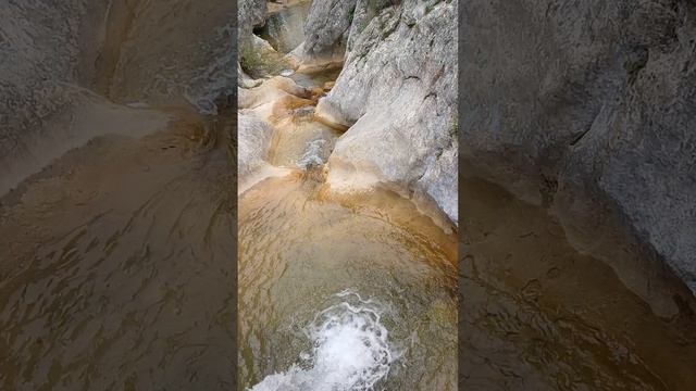 Трехкаскадный водопад вид сверху