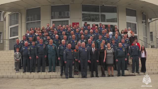 Александр Куренков передал спасателям Сочи новое оборудование, транспорт и заслуженные награды