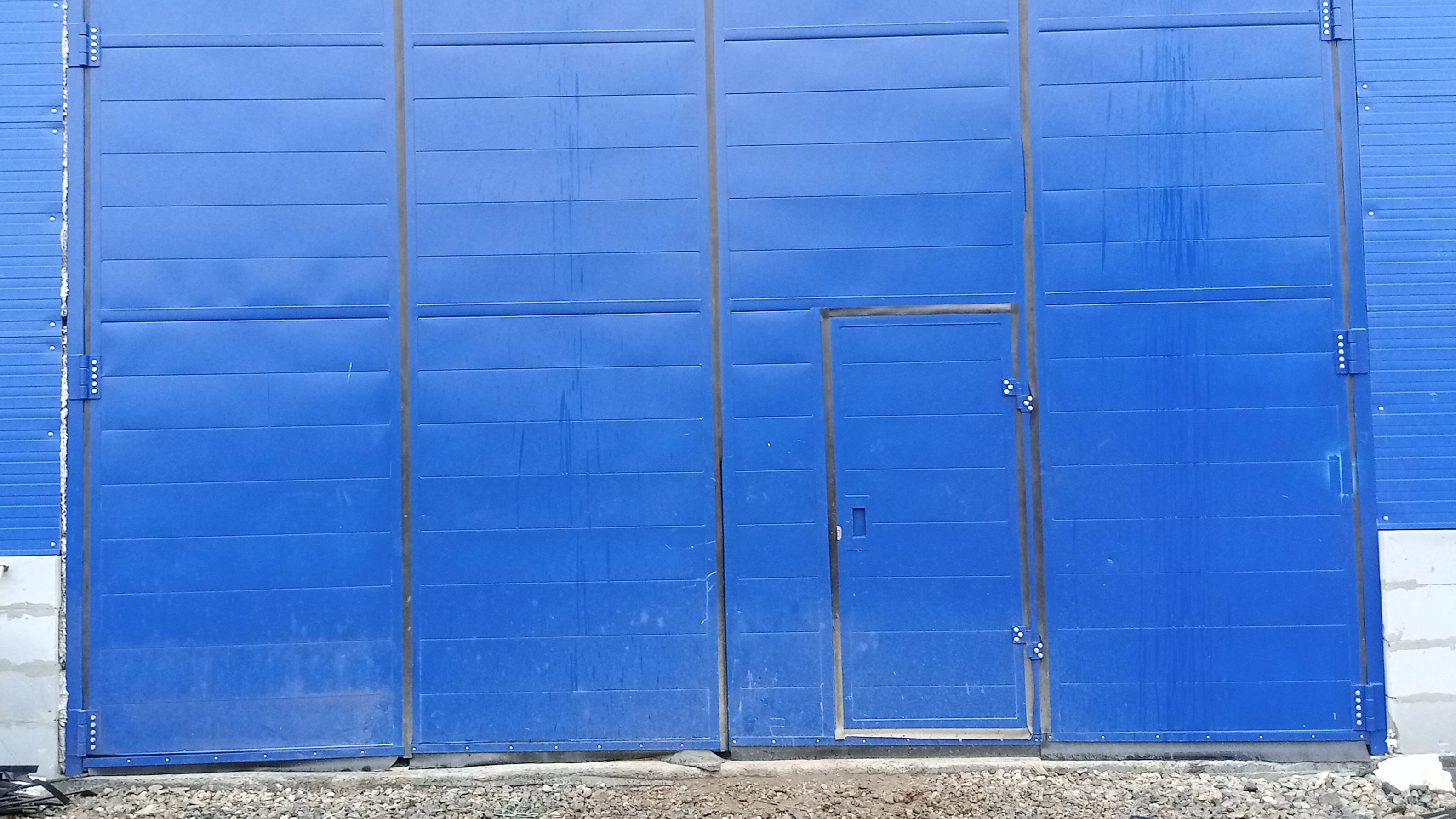 Ворота распашные складчатые 2+2