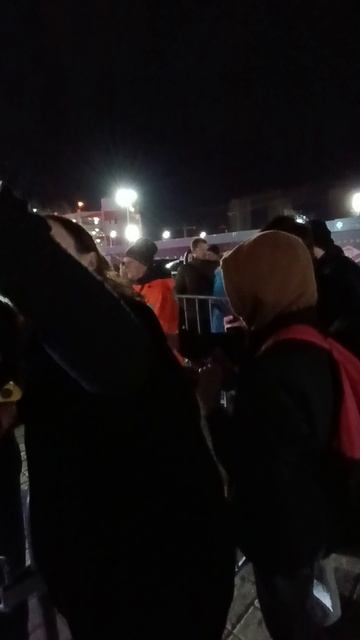 Матвей Кисляк дал автограф