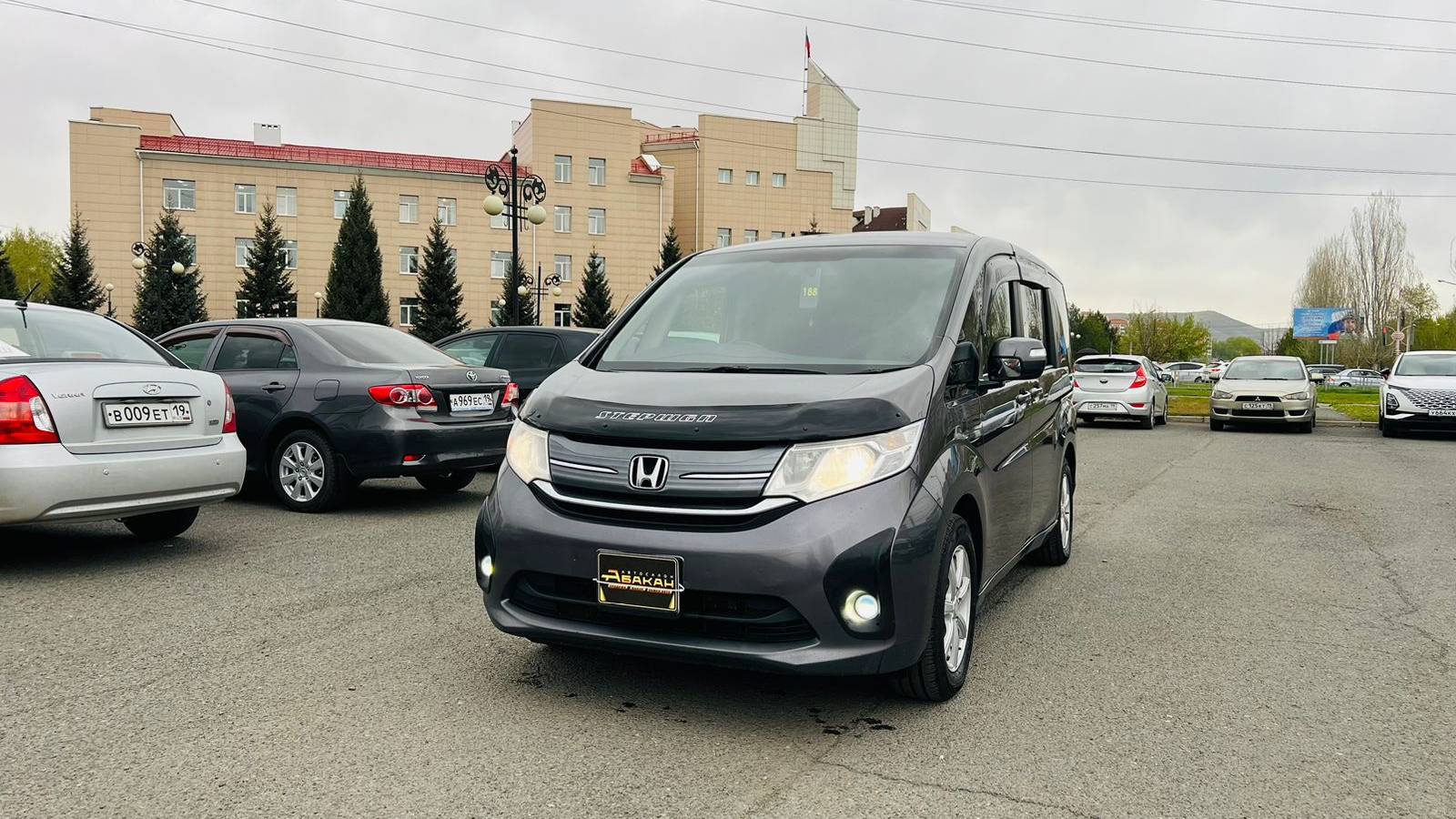 Honda Stepwgn, 2015 год