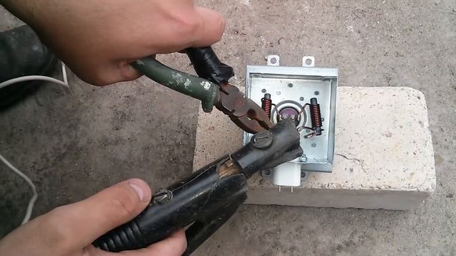 Замена проходных конденсаторов магнетрона #ремонтмагнетрона #проходныеконденсаторы #микроволновка