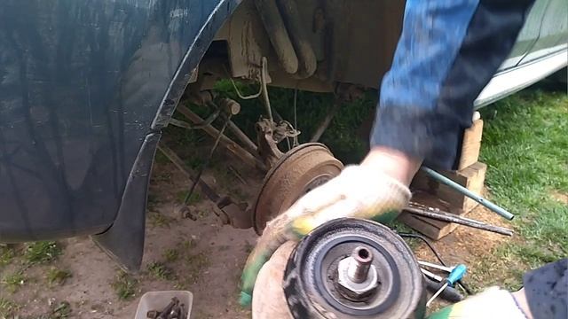 замена заднего амортизатора.mp4