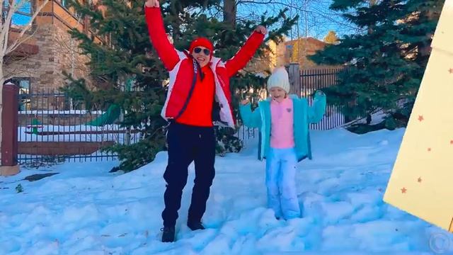 Лайк Настя и папа участвуют в конкурсе на лучшую ёлку