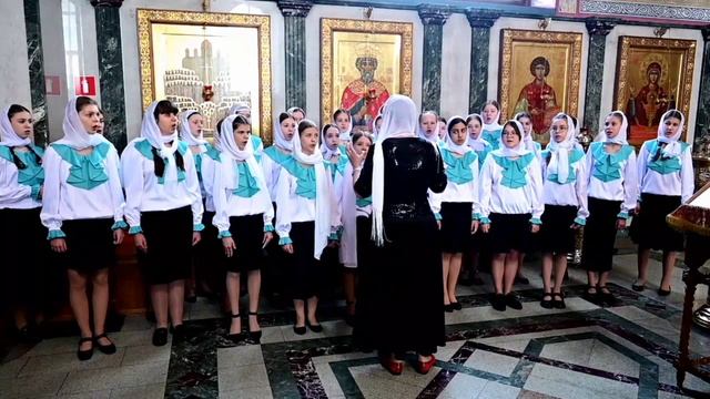 старший хор. Херувимская песня видео Брянской епархии