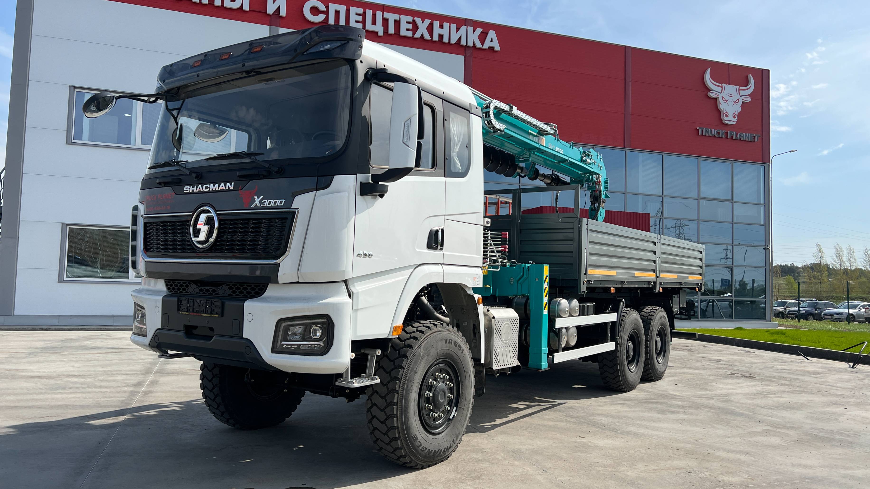 БОРТОВОЙ SHAKMAN SX32586V3 с КМУ HKTC 8026 с буровой навеской