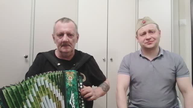 На поле танки грохотали